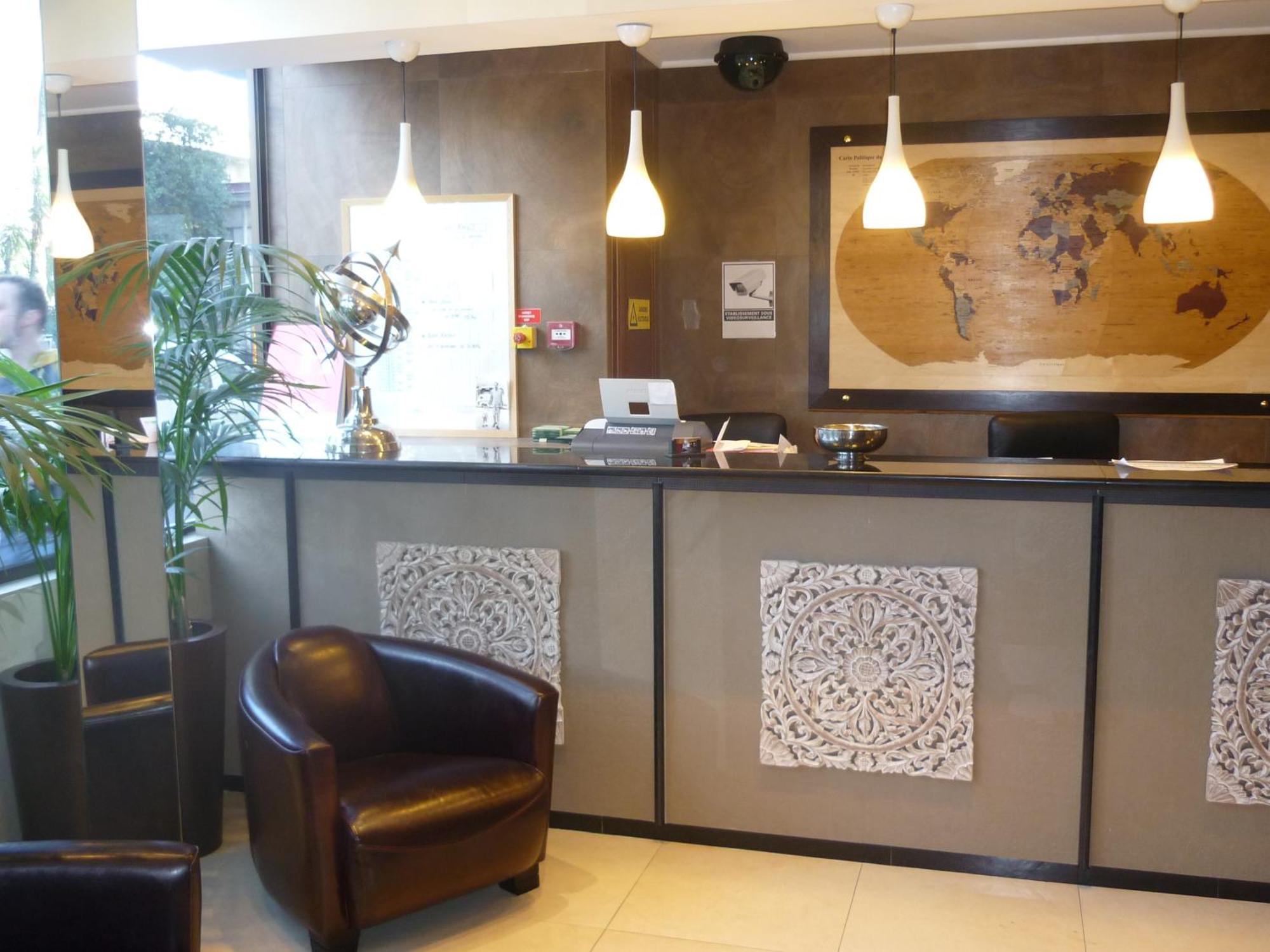 Antares Hostel Ницца Экстерьер фото