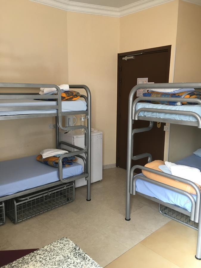 Antares Hostel Ницца Экстерьер фото